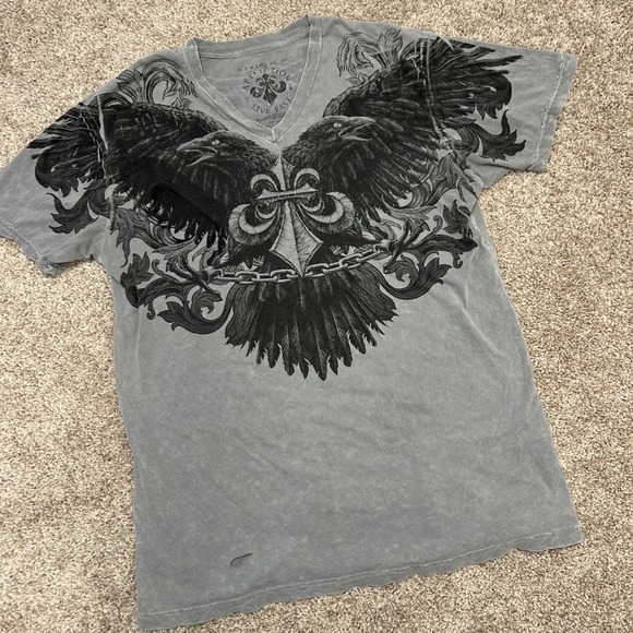 Affliction Live Fast V-Neck Tshirt Distressed Gray Grunge Chain Raven Size XL - Picture 1 of 9